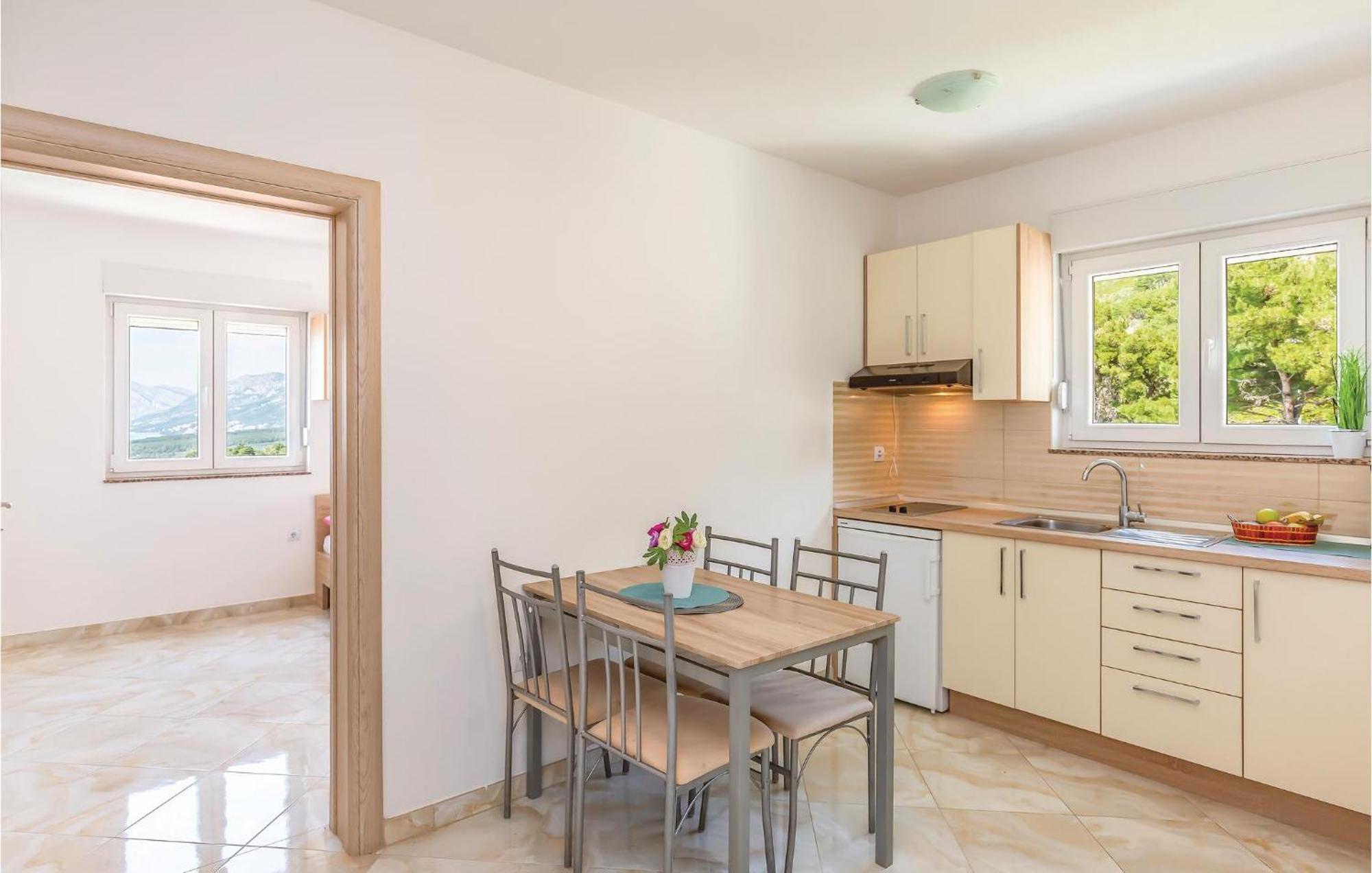 Awesome Apartment In Krvavica With Kitchen Eksteriør bilde